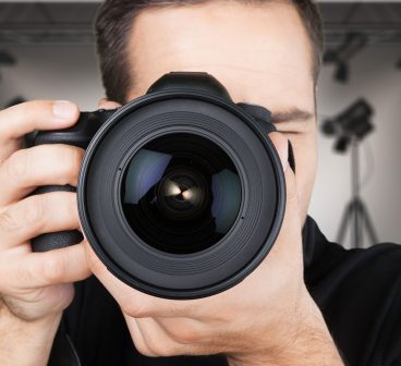 What Causes Red Eyes in Photos